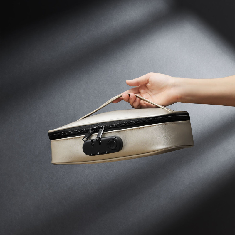 Кейс для іграшок Dorcel DISCREET BOX LUXURY GOLD, кодовий замок, 27×16×7,62 см Кейс для іграшок Dorcel DISCREET BOX LUXURY GOLD, кодовий замок, 27×16×7,62 см