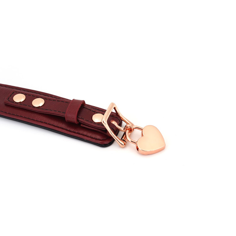 Кожаный ошейник с поводком Liebe Seele Wine Red Curved Collar, замок-сердечко Кожаный ошейник с поводком Liebe Seele Wine Red Curved Collar, замок-сердечко