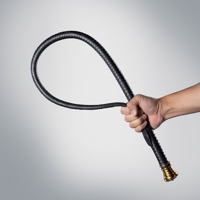 Кнут из итальянской кожи UPKO Black Label Collection, ручная работа Кнут из итальянской кожи UPKO Black Label Collection, ручная работа