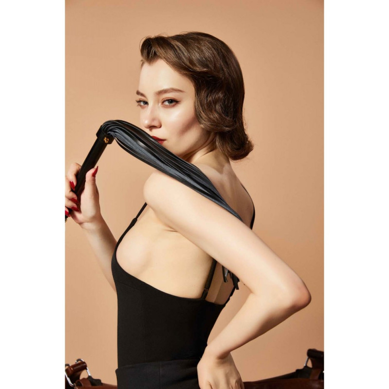 Флогер (кнут) UPKO с позолотой, итальянская кожа, Черный Флогер (кнут) UPKO с позолотой, итальянская кожа, Черный