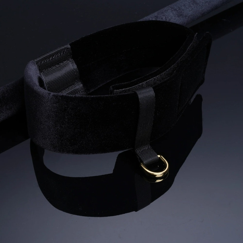 Розпірка для зап'ясток або щиколоток з нашийником і затискачами на соски з дзвіночками UPKO Чорна Розпірка для зап'ясток або щиколоток з нашийником і затискачами на соски з дзвіночками UPKO Чорна