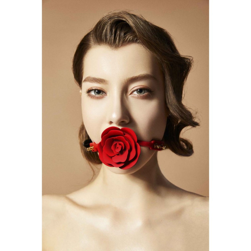 Кляп роза из силикона и итальянской кожи UPKO Rose Ball Gag Кляп роза из силикона и итальянской кожи UPKO Rose Ball Gag