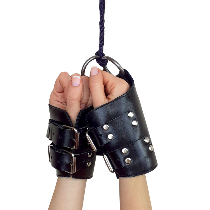 Манжеты для подвеса за руки Art of Sex Kinky Hand Cuffs For Suspension из натуральной кожи, Черные Манжеты для подвеса за руки Art of Sex Kinky Hand Cuffs For Suspension из натуральной кожи, Черные