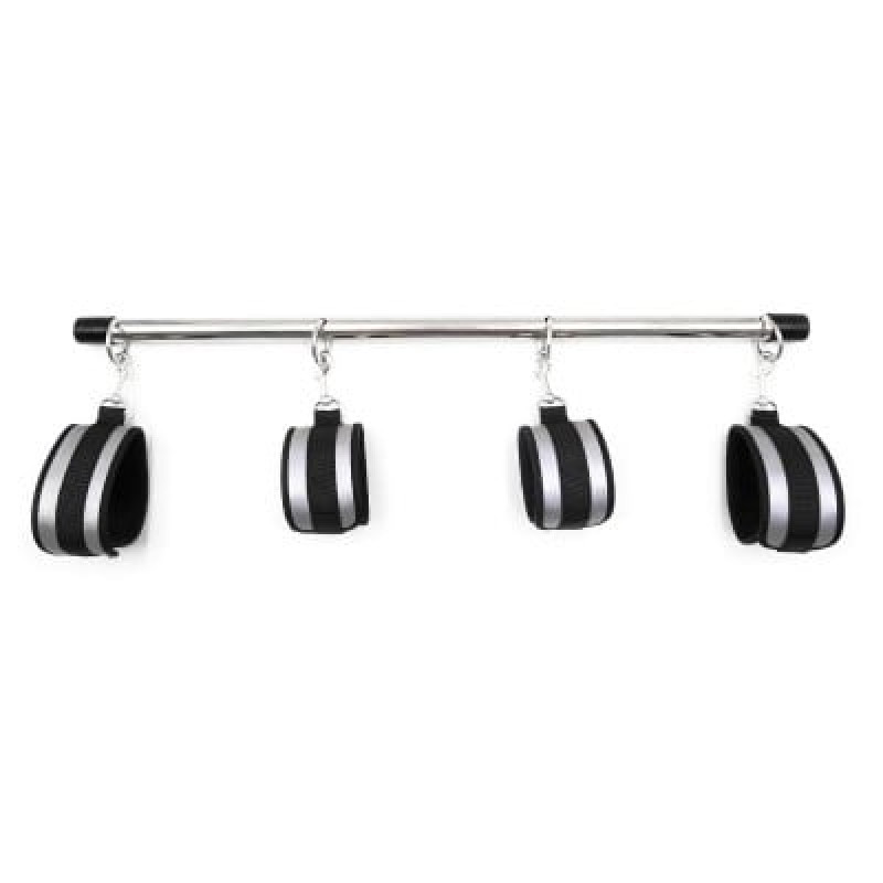 Распорка с фиксаторами на руки и ноги DS Fetish, черно-серая, 57 см Распорка с фиксаторами на руки и ноги DS Fetish, черно-серая, 57 см