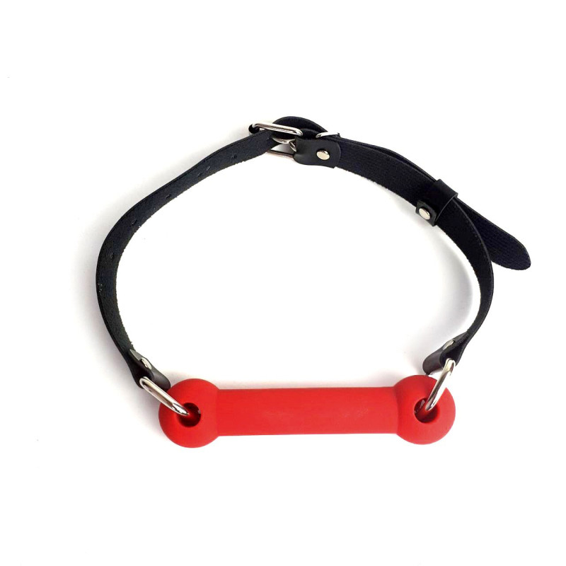 Кляп-палиця на ременях Art of Sex – Gag Stick Silicon, червоний, натуральна шкіра Кляп-палиця на ременях Art of Sex – Gag Stick Silicon, червоний, натуральна шкіра