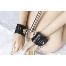 Бондаж для шеи и запястья Ds Fetish Metal bondage spreader bar with restraints black
