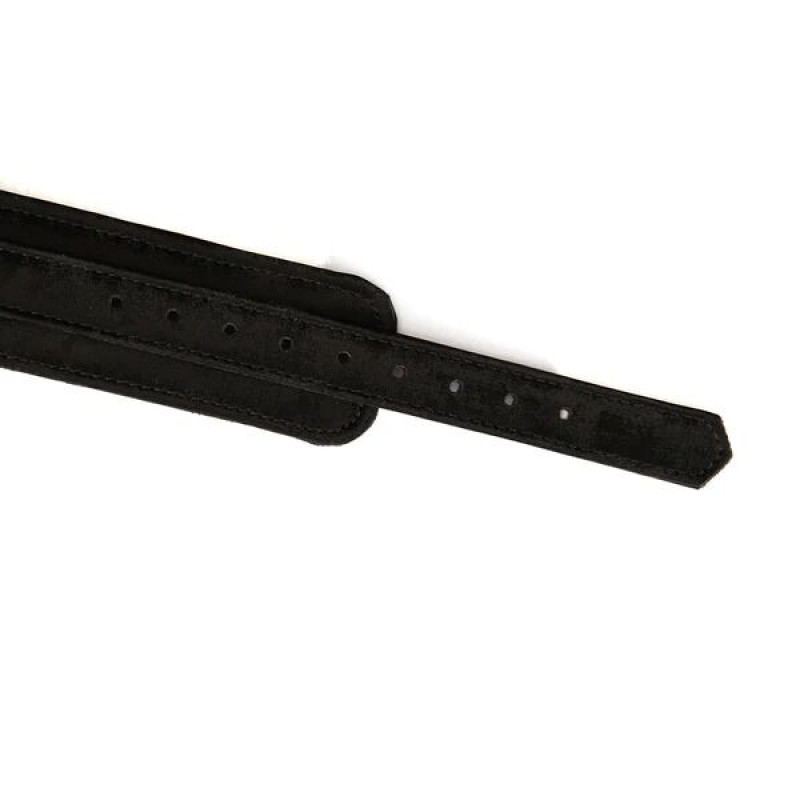 Нашийник з повідцем Liebe Seele Boudoir Amor Collar with Leash Black Нашийник з повідцем Liebe Seele Boudoir Amor Collar with Leash Black