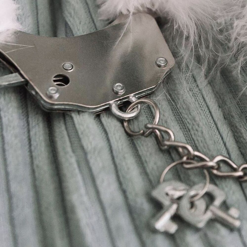 Наручники металлические с отделкой Adrien Lastic Handcuffs Черные Наручники металлические с отделкой Adrien Lastic Handcuffs Черные