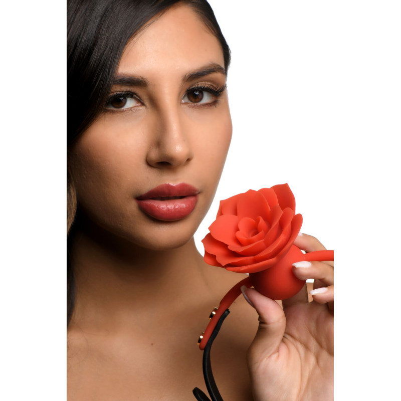 Силиконовый кляп с розой Master Series: Blossom Silicone Rose Gag – Red Силиконовый кляп с розой Master Series: Blossom Silicone Rose Gag – Red