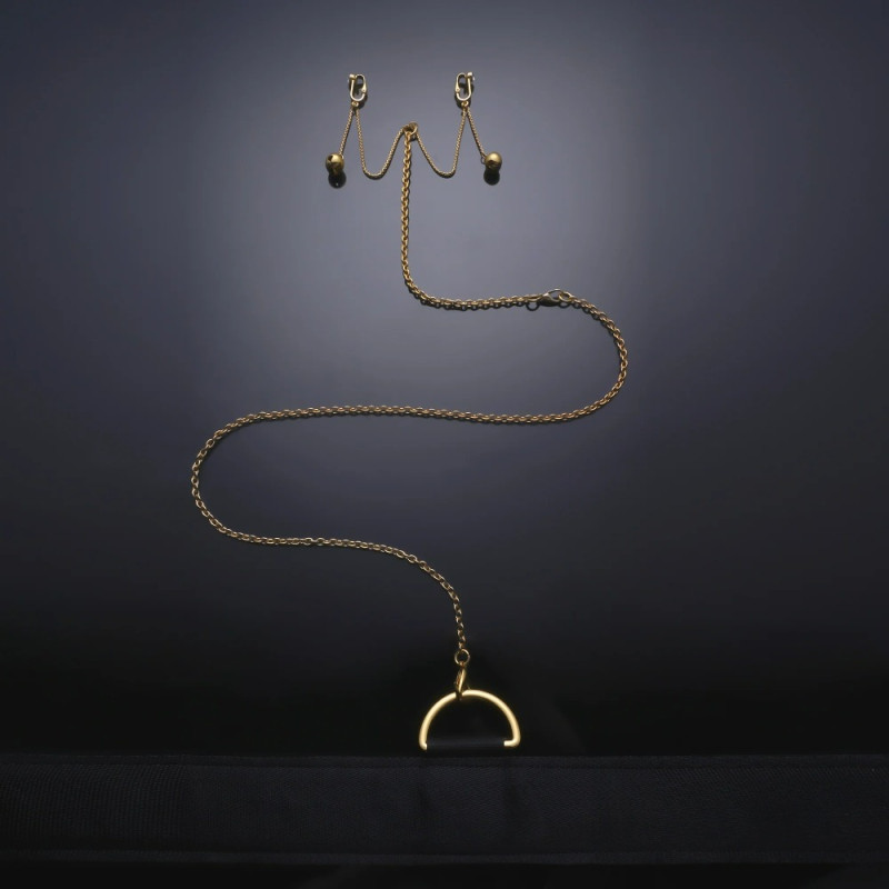 Распорка для рук и ног с зажимами для клитора и половых губ UPKO Черная Распорка для рук и ног с зажимами для клитора и половых губ UPKO Черная