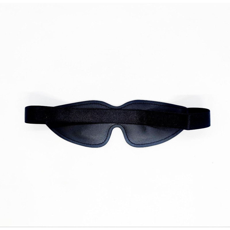 Маска экокожа с вырезом DS Fetish Blindfold, черная Маска экокожа с вырезом DS Fetish Blindfold, черная