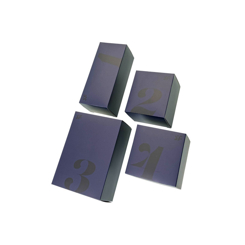 Подарунковий набір Satisfyer Love Box, іграшка для нього та для неї, білизна, мішечок для зберігання Подарунковий набір Satisfyer Love Box, іграшка для нього та для неї, білизна, мішечок для зберігання