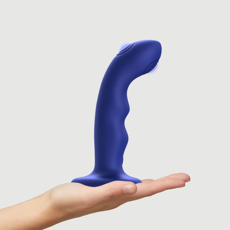 Насадка для страпона з подвійною точковою пульсацією Strap-On-Me TAPPING DILDO WAVE – NIGHT BLUE, М Насадка для страпона з подвійною точковою пульсацією Strap-On-Me TAPPING DILDO WAVE – NIGHT BLUE, М