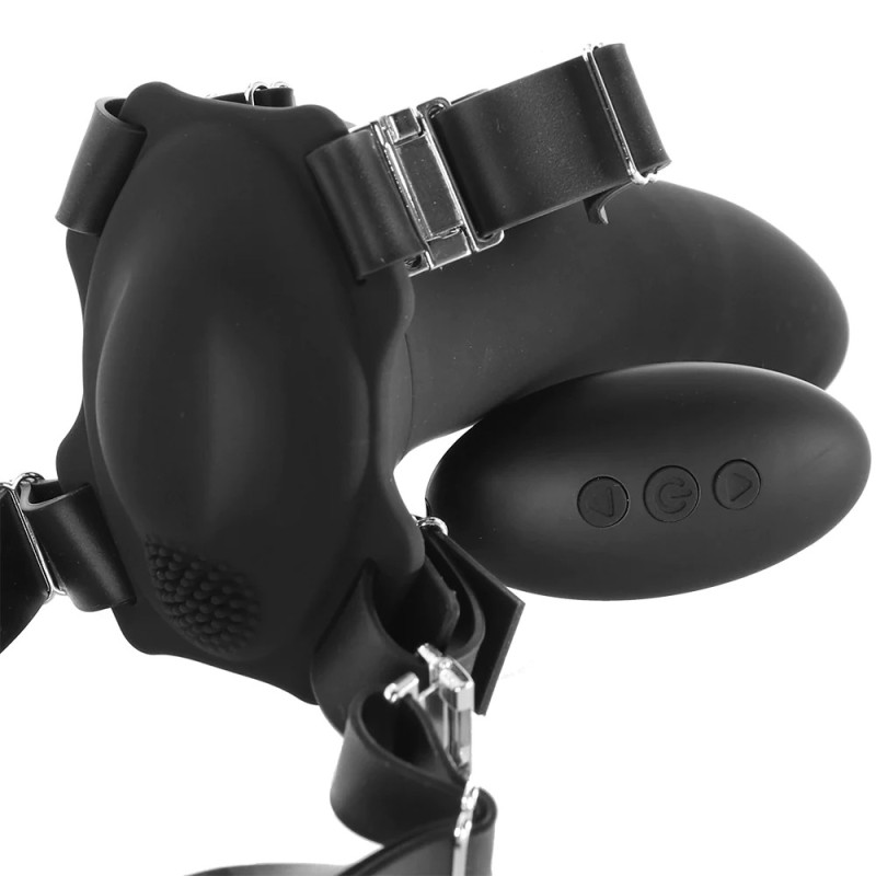 Страпон с вибрацией на ремнях California Exotic с пультом управления, черный, 16.5 см x 3.75 см. Страпон с вибрацией на ремнях California Exotic с пультом управления, черный, 16.5 см x 3.75 см.