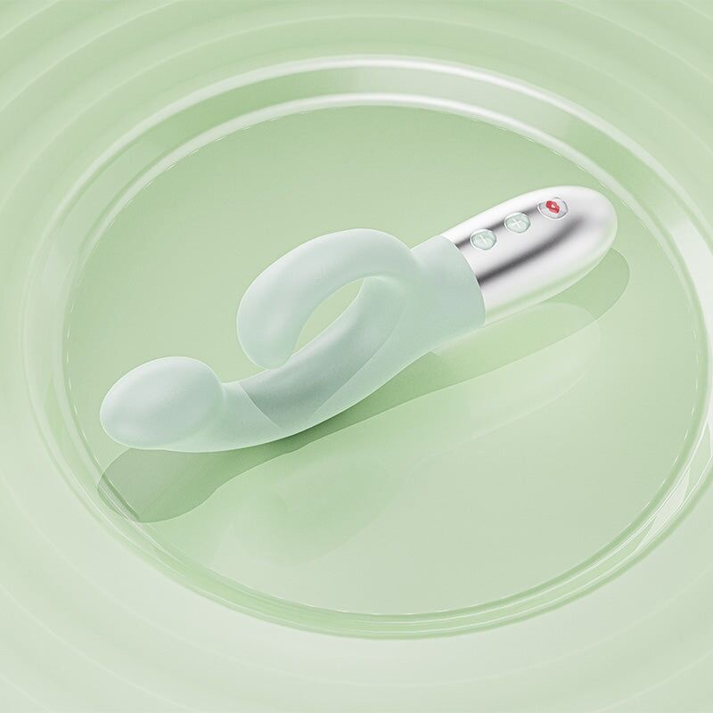 Вибратор-кролик для точки G KISTOY Big G Green, изогнутый отросток, автоматический подогрев. Вибратор-кролик для точки G KISTOY Big G Green, изогнутый отросток, автоматический подогрев.