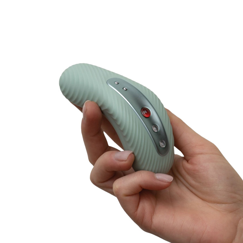 Накладной вибратор Fun Factory LAYA III sage green, эффект постукивания пальцем Накладной вибратор Fun Factory LAYA III sage green, эффект постукивания пальцем