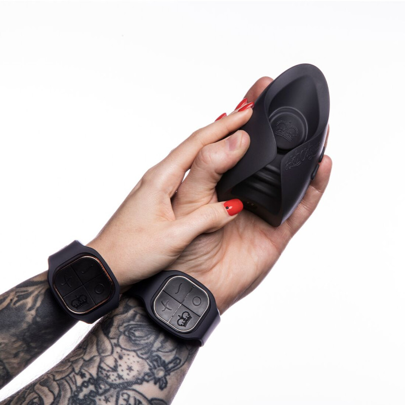 Іграшка для пар Hot Octopuss PULSE DUO LUX, пульсація+вібрація, використання без рук, 2 пульти Іграшка для пар Hot Octopuss PULSE DUO LUX, пульсація+вібрація, використання без рук, 2 пульти