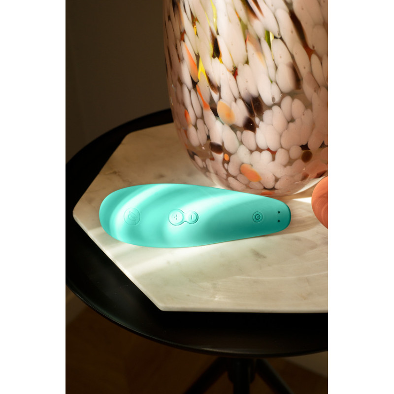 Вакуумный стимулятор клитора Womanizer Marilyn Monroe Mint Вакуумный стимулятор клитора Womanizer Marilyn Monroe Mint