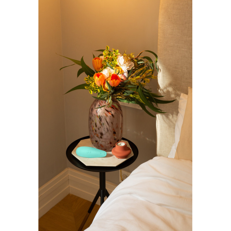 Вакуумный стимулятор клитора Womanizer Marilyn Monroe Mint Вакуумный стимулятор клитора Womanizer Marilyn Monroe Mint