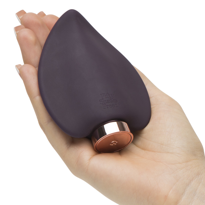 Кліторальний вібратор Fifty Shades Freed Розквіт пристрасті Кліторальний вібратор Fifty Shades Freed Розквіт пристрасті