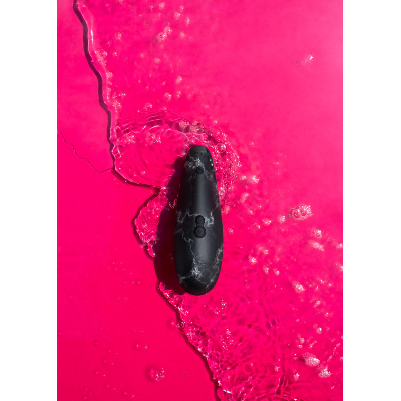 Вакуумный стимулятор клитора Womanizer Marilyn Monroe Black Marble Вакуумный стимулятор клитора Womanizer Marilyn Monroe Black Marble