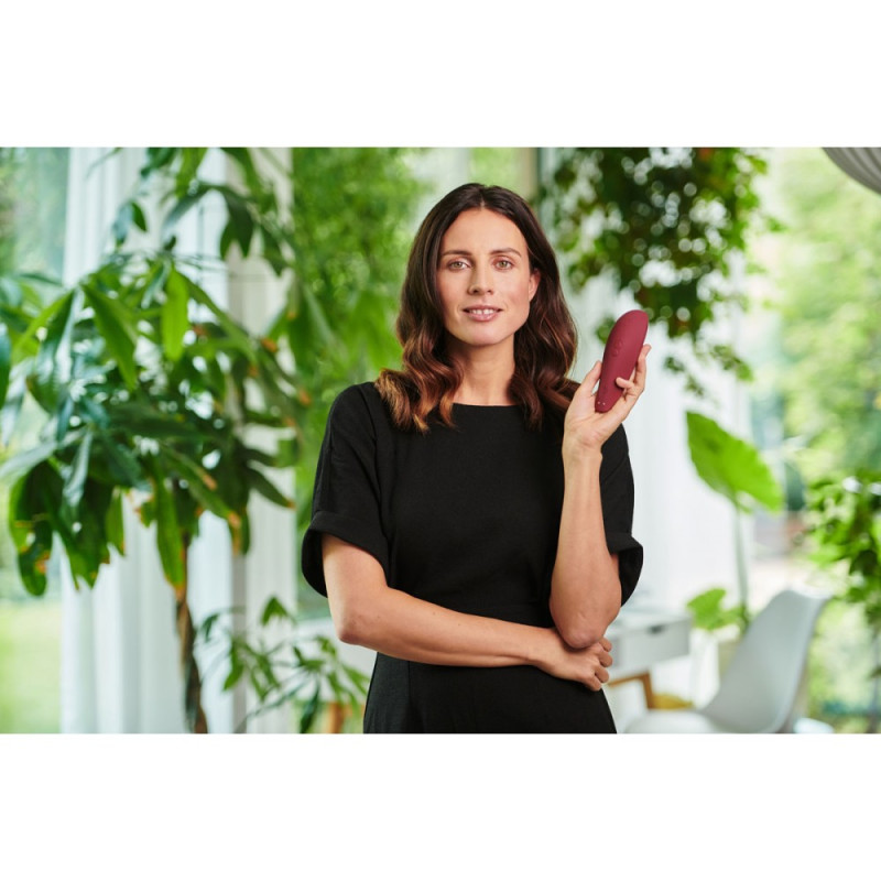 Вакуумный стимулятор клитора Womanizer Classic 2 Bordeaux