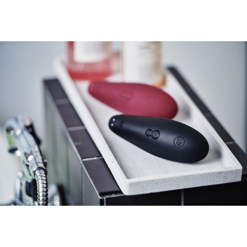 Вакуумный стимулятор клитора Womanizer Classic 2 Black